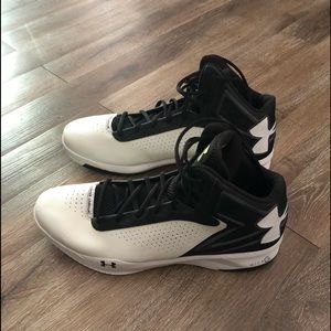 Men’s new Under Armour basketball shoes size 16.